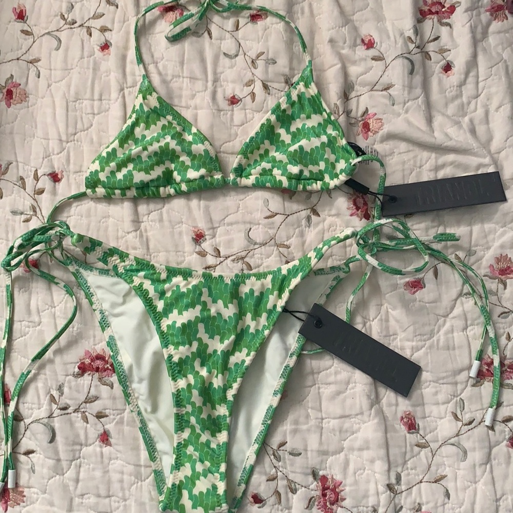 Triangl Bikini NWT